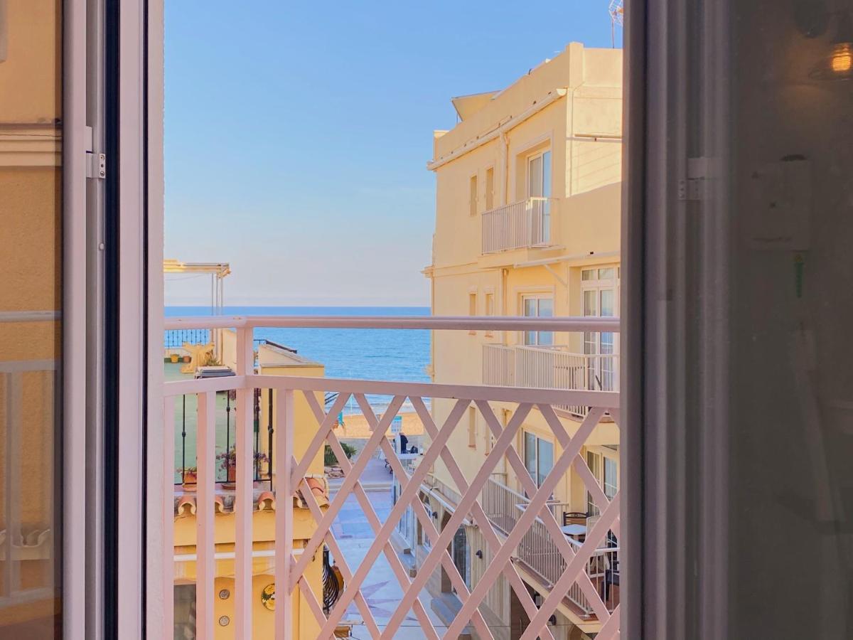 Alojamiento En La Carihuela-Costa Del Sol ตอร์เรโมลิโนส ภายนอก รูปภาพ