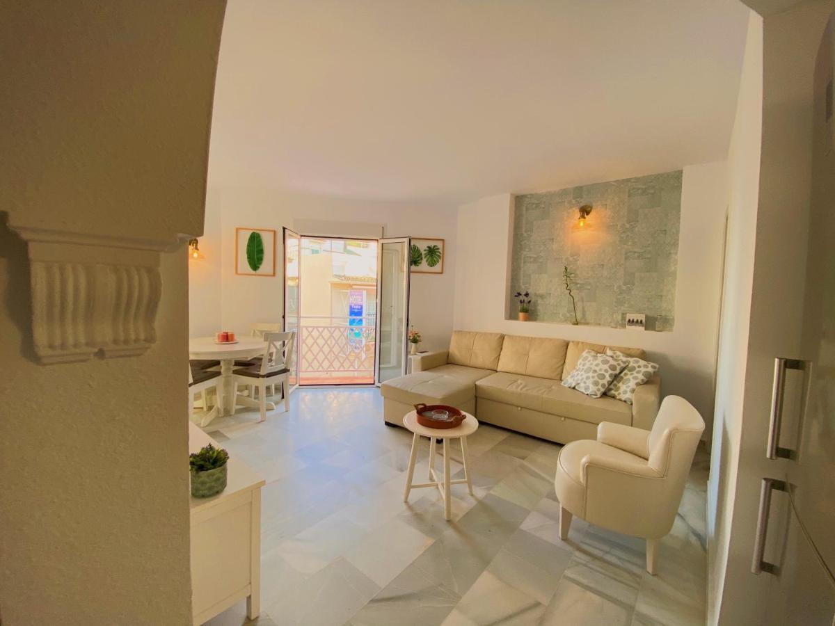 Alojamiento En La Carihuela-Costa Del Sol ตอร์เรโมลิโนส ภายนอก รูปภาพ