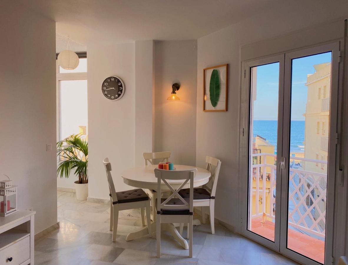 Alojamiento En La Carihuela-Costa Del Sol ตอร์เรโมลิโนส ภายนอก รูปภาพ