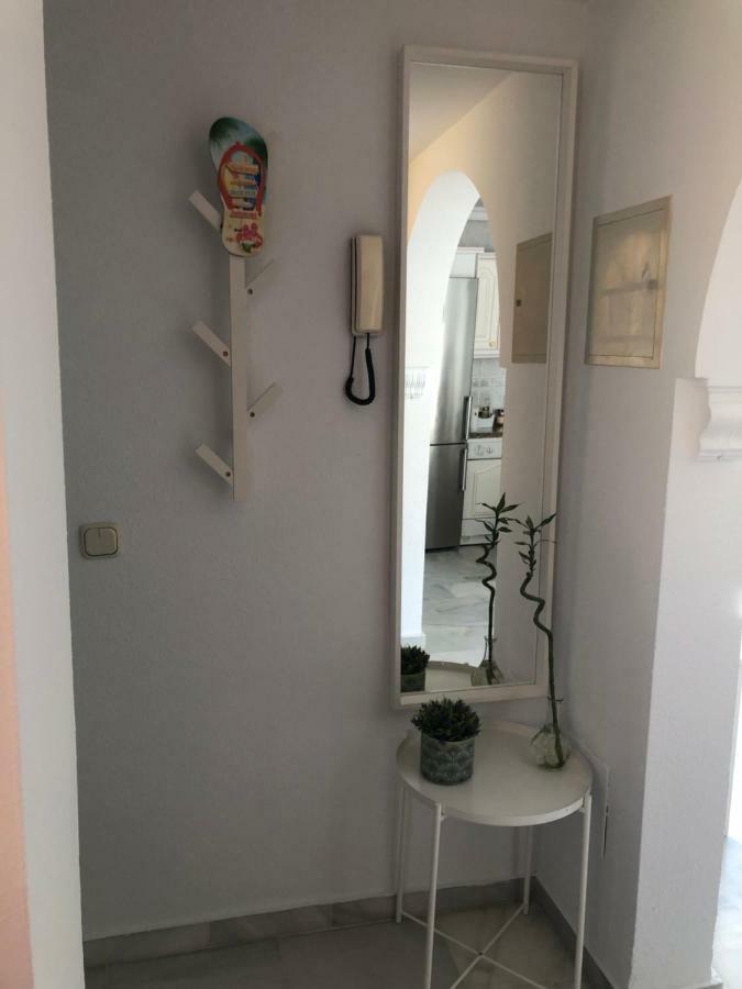 Alojamiento En La Carihuela-Costa Del Sol ตอร์เรโมลิโนส ภายนอก รูปภาพ